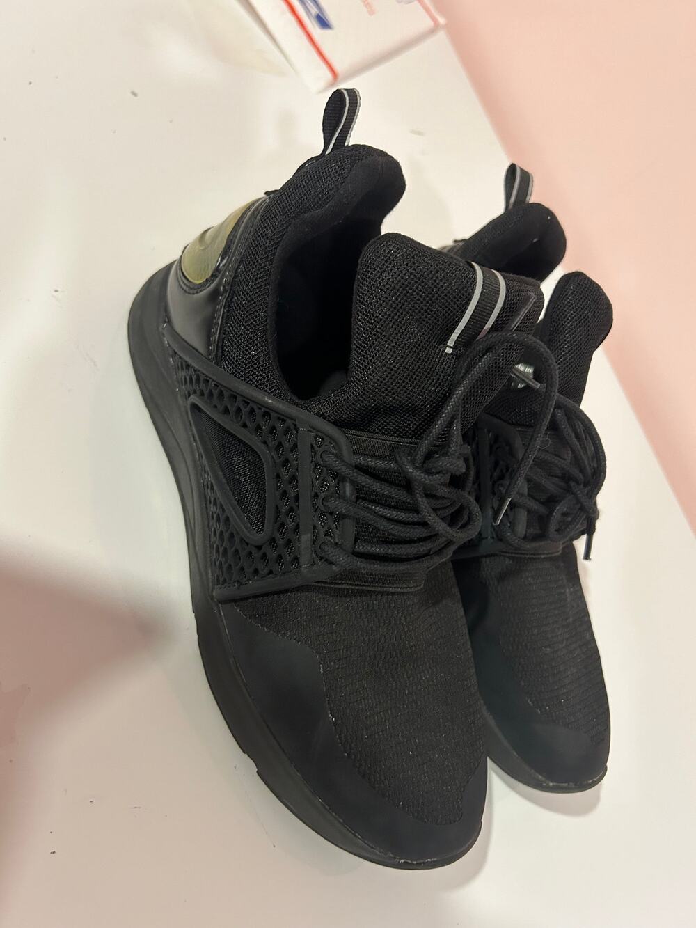 Aldo Womens Sneakers *Size 6*
